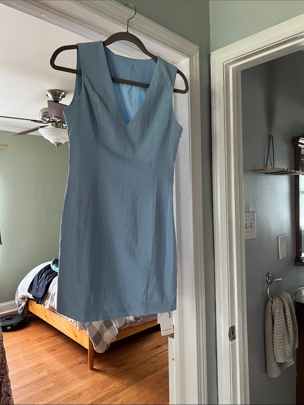 Commense Sleeveless V-Neck Light Blue Shift Dress